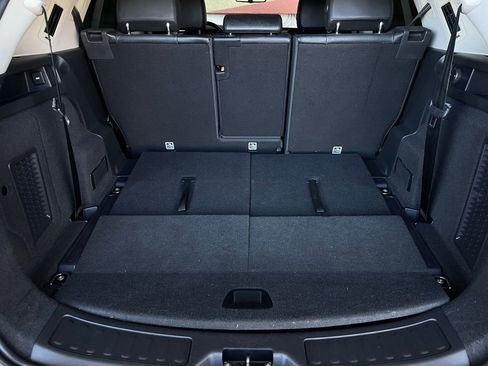 Used 2021 Land Rover Discovery Sport SE image 12