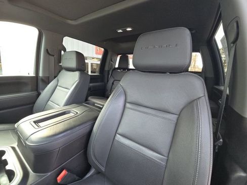 Used 2021 GMC Sierra 3500 Denali w/ Denali Ultimate Package image 24