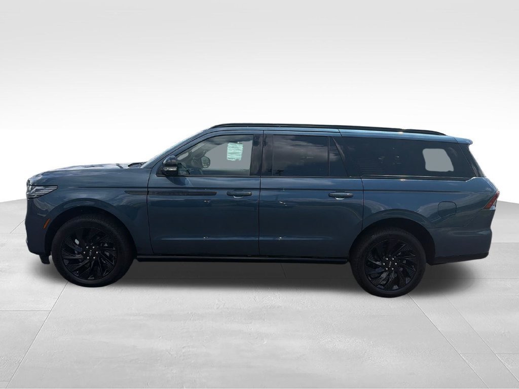 New 2027 Lincoln Navigator L Reserve w/ Jet Appearance Package AWD/4WD image 2
