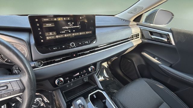 Used 2025 Mitsubishi Outlander ES FWD image 24