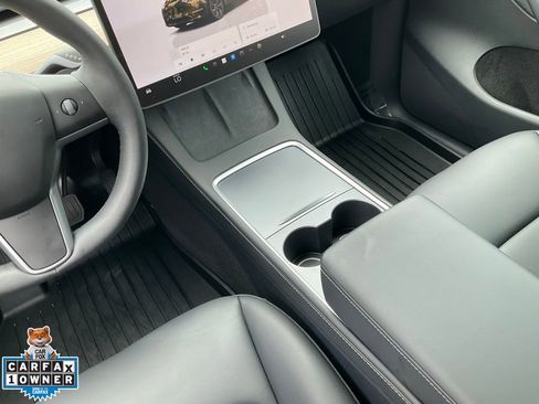 Used 2024 Tesla Model Y Long Range RWD image 45