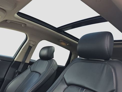 Used 2023 Lincoln Nautilus Reserve w/ Equipment Group 202A image 8