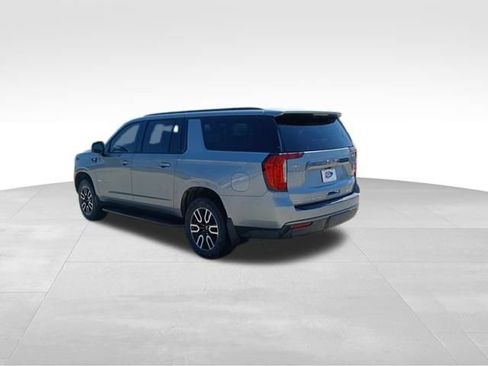 Used 2024 GMC Yukon XL AT4 w/ Technology Package AWD/4WD image 3