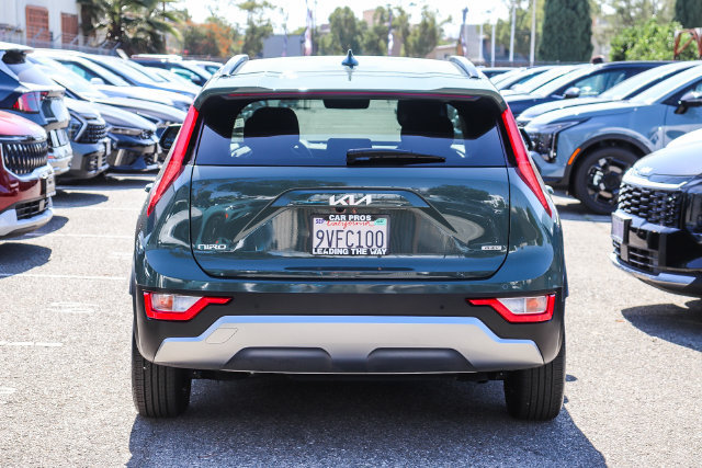 Certified 2025 Kia Niro EX FWD image 8