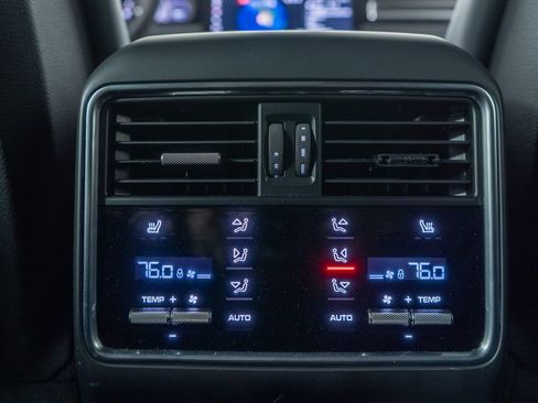 Used 2021 Porsche Cayenne GTS image 27