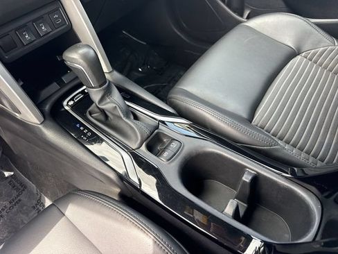 Used 2024 Toyota Corolla Cross AWD Hybrid w/ Convenience Package image 21