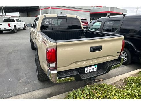 Used 2019 Toyota Tacoma TRD Off-Road RWD image 6