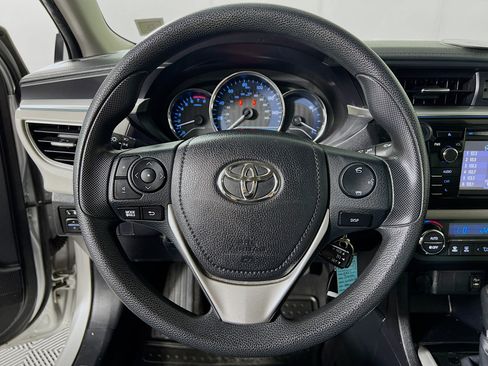 Used 2015 Toyota Corolla LE FWD image 12