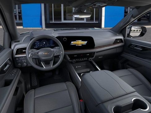 New 2026 Chevrolet Suburban Premier RWD image 15