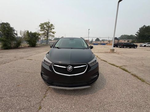 Used 2018 Buick Encore Essence FWD image 3