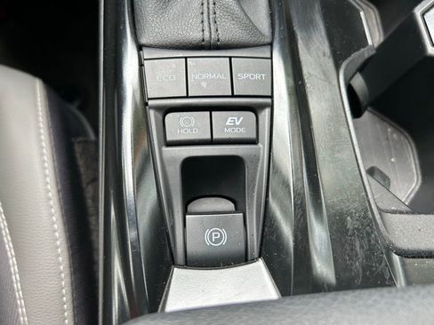 Used 2025 Toyota Camry SE w/ Convenience Package FWD image 28