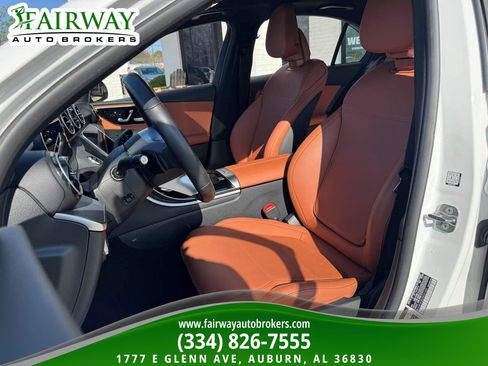 Used 2025 Mercedes-Benz C 300 4MATIC Sedan image 10