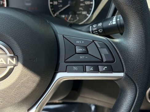 Used 2024 Nissan Altima 2.5 SV AWD/4WD image 29