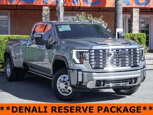 Used 2024 GMC Sierra 3500 Denali w/ Denali Reserve Package image 2
