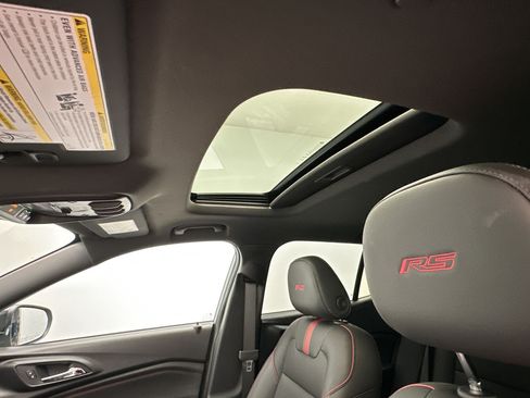 Used 2026 Chevrolet Trax RS w/ Sunroof Package FWD image 24