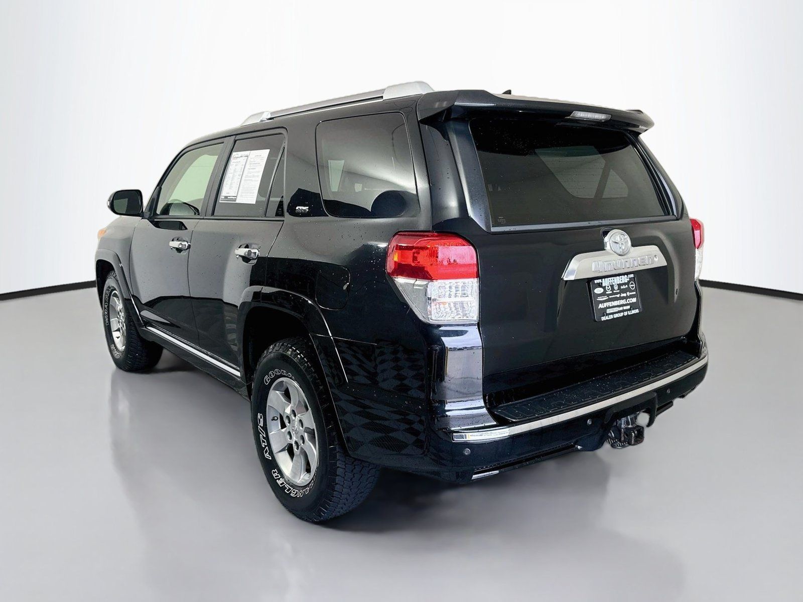 Used 2013 Toyota 4Runner SR5 AWD/4WD image 5