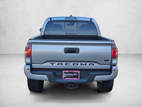 Used 2022 Toyota Tacoma TRD Off-Road image 4
