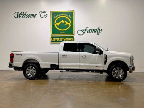 Used 2024 Ford F350 Lariat w/ Chrome Package AWD/4WD image 10