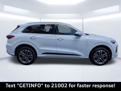 Certified 2025 Audi Q5 Premium Plus w/ Premium Plus AWD/4WD image 2