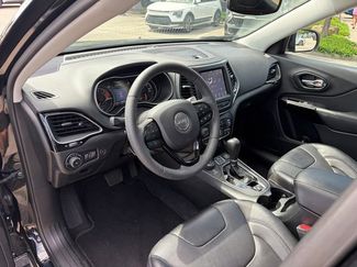 Used 2023 Jeep Cherokee Altitude Lux w/ Lux Elite Package AWD/4WD video 3