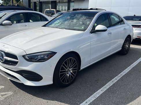 Used 2025 Mercedes-Benz C 300 Sedan image 3