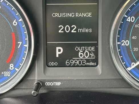 Used 2018 Toyota Corolla LE FWD image 23