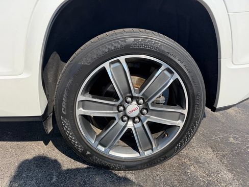 Used 2017 GMC Acadia Denali w/ Technology Package FWD image 20