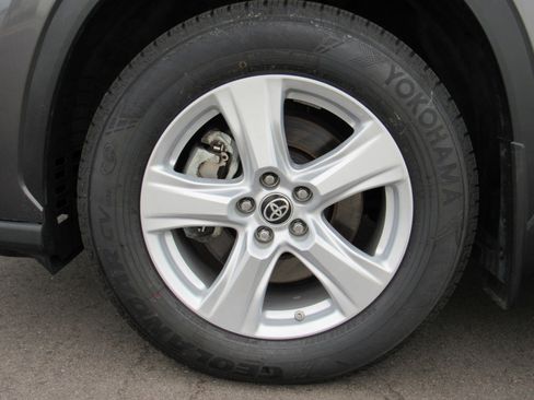 Used 2023 Toyota Highlander L FWD image 48