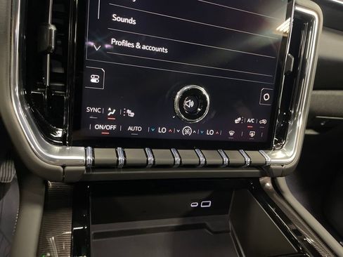 Used 2026 GMC Yukon Elevation AWD/4WD image 19