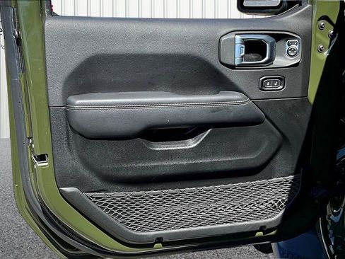 Used 2022 Jeep Wrangler Unlimited Sahara w/ Cold Weather Group image 20