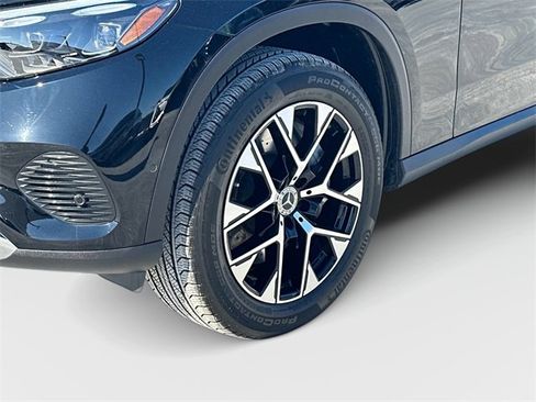 Used 2025 Mercedes-Benz GLC 350e 4MATIC image 29