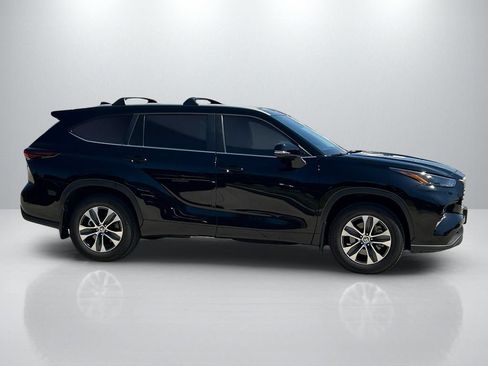 Used 2026 Toyota Highlander XLE AWD/4WD image 4