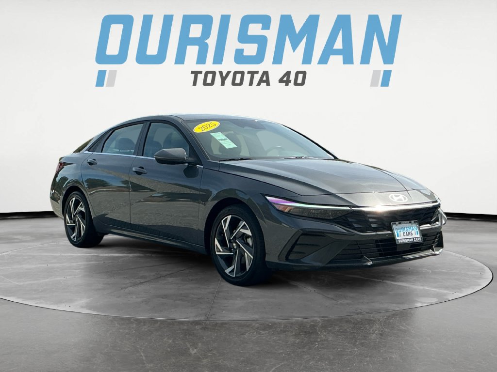 Used 2025 Hyundai Elantra Limited FWD image 1