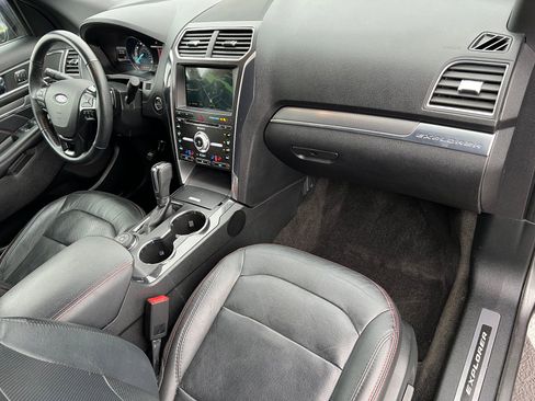 Used 2018 Ford Explorer Sport w/ Equipment Group 401A image 14