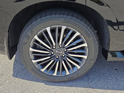 New 2025 Nissan Armada Platinum Reserve image 7