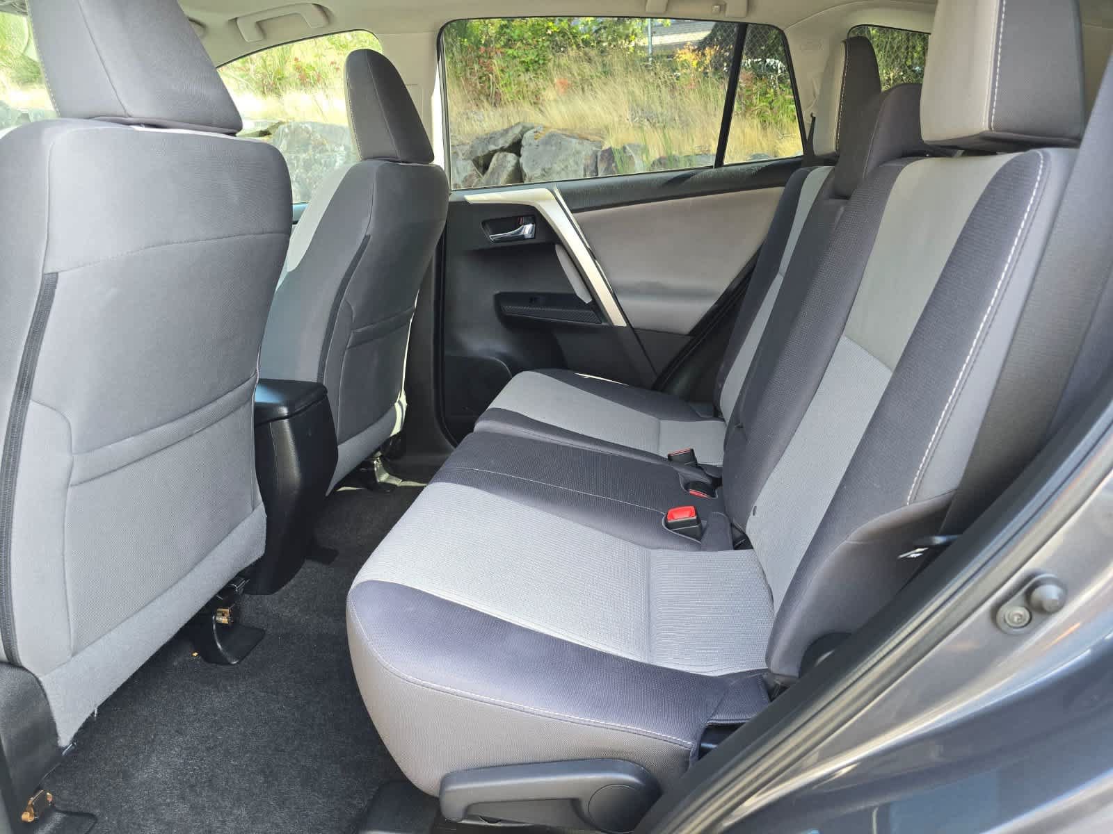 Used 2015 Toyota RAV4 XLE AWD/4WD image 21