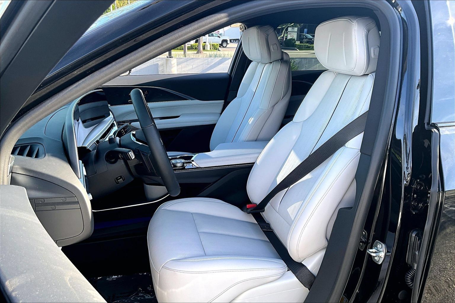 New 2026 Cadillac Lyriq Luxury w/ LPO, Floor Liner Package AWD/4WD image 12