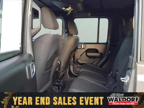 Used 2022 Jeep Gladiator Willys image 10