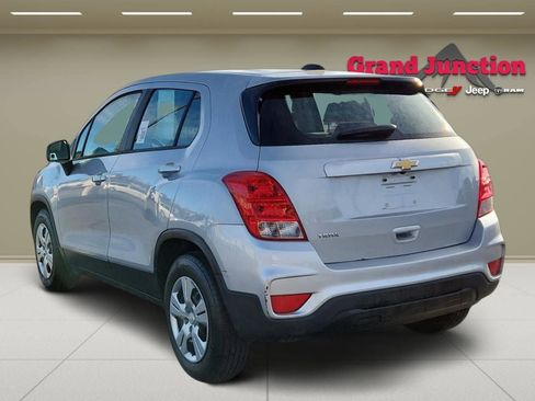 Used 2018 Chevrolet Trax LS FWD image 5