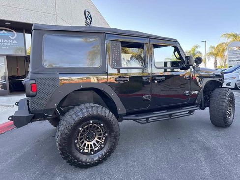 Used 2018 Jeep Wrangler Unlimited Sport image 8