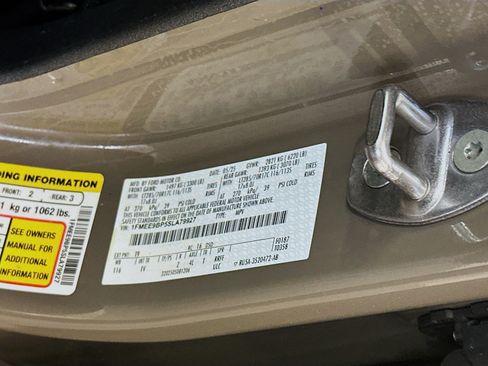 Used 2025 Ford Bronco Badlands AWD/4WD image 12