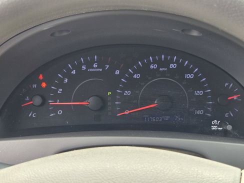 Used 2011 Toyota Camry LE FWD image 20