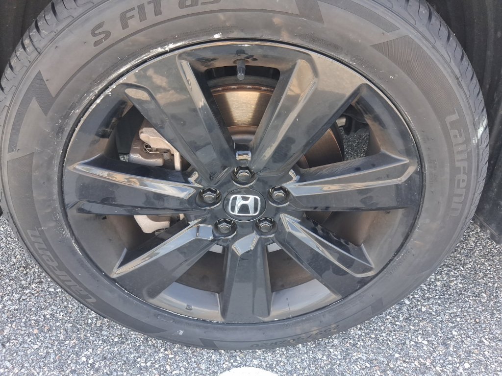 Used 2025 Honda Pilot Black Edition image 18