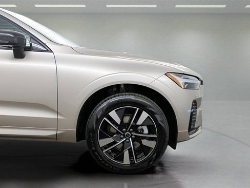 New 2026 Volvo XC60 B5 Core w/ Protection Package Premier image 32