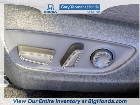 Used 2025 Toyota RAV4 XLE w/ Convenience Package FWD image 24