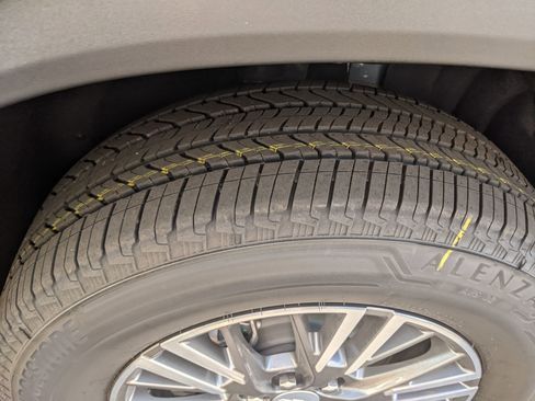 New 2026 Chevrolet Traverse LT w/ Driver Confidence Package image 12