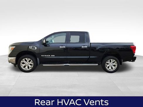 Used 2019 Nissan Titan SV w/ SV Convenience Package image 7