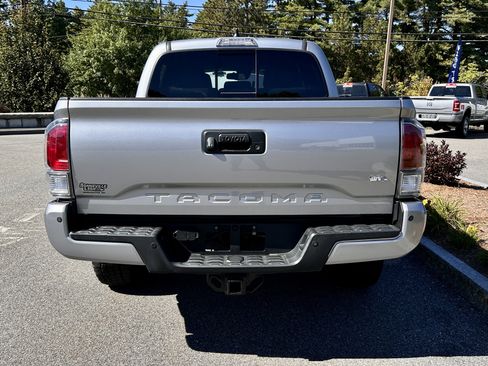 Used 2021 Toyota Tacoma TRD Off-Road image 9
