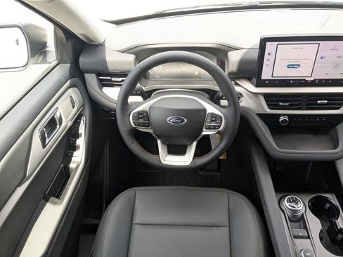 New 2026 Ford Explorer Active w/ Active Comfort Package RWD image 17