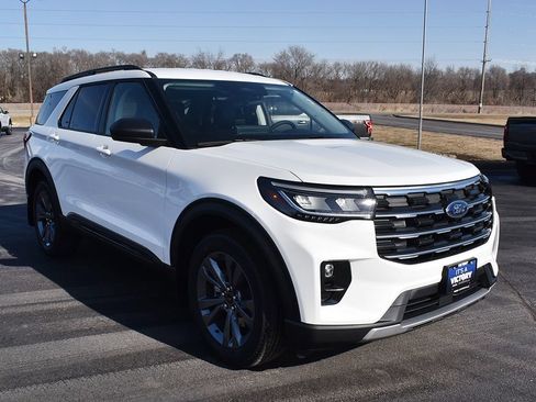 New 2026 Ford Explorer Active w/ Active Comfort Package AWD/4WD image 13